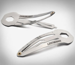 justsomefuckingguy:captcreate:  odditymall:  The Leatherdos is a hair clip that doubles as a multi-tool that combines 5 different tools in a tiny hair clip: screw-drivers, a wrench, a trolley coin, a ruler, and a cutting edge. —-&gt;http://odditymall.com/