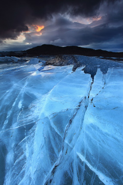 nature-planet:  Svínafellsjökull Glacier in Skaftafell, Iceland by orvaratli 
