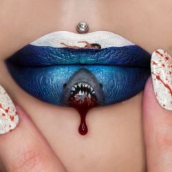 sixpenceee:  We all know that makeup can do wonders. But there are not so many people who can make true masterpieces with it. Jazmina Daniel is a makeup artist loved by Instagram’s beauty community due to her amazing lip art.Sydney-based lip artist