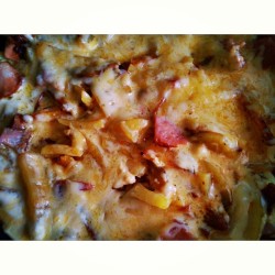 #Omelette with #potatoes, #ham and #cheese)