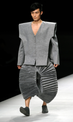 airzonk:  xefyre:  *wears this*  *gets sent home from school because of the constant accordion noises wherever i go* 