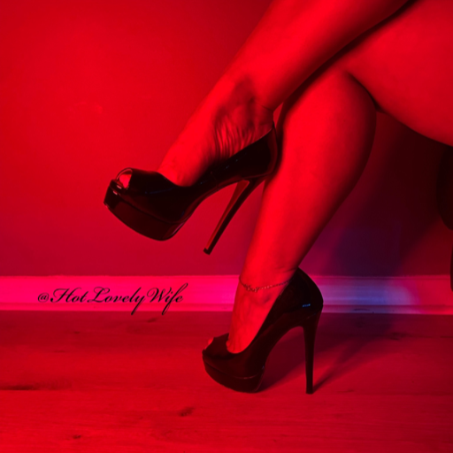 hotlovelywife:These heels were pointed to the ceiling an hour later. What a hot night. 🔥🔥🔥