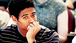  Alfred Enoch in How to Get Away With Murder 1x01 