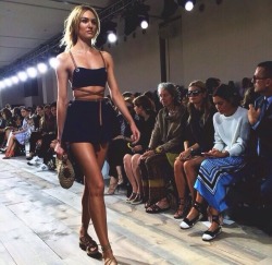 lemme-holla-at-you:  secondesteem:  Candice Swanepoel at Michael Kors  Xoxo 