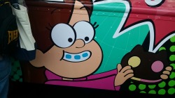 tiniestdormouse:  Mabel with a Cookie Cat and Steven with some Mabel Juice on the Wikia Food Truck at New York Comic Con 