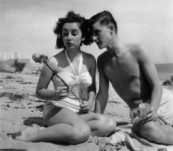 Elizabeth Taylor & Roddy McDowell, 1945