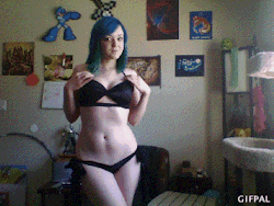 danny-cee-:  I’m feeling super cutesy today. Waiting for a drop off from a friend, the cake is cooling and waiting to be frosted, and then I’ll be online for some mutually orgasmic fun. ^_^ 