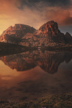 captvinvanity:    Dolomitic Red Passion   | Photographer | CV  Can you keep your mind as still as this water