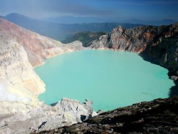 sonjabarbaric:  Kawah Ijen, Blue volcano 