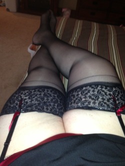 gothdred:  iluvbbws:  I love my BBW wife’s legs wrapped in nylon! Wouldn’t they feel great wrapped around your face while you dined on her smooth puffy pussy? Follow and share! Xoxoxo  I love her feet in nylons!