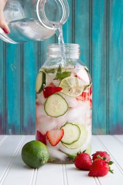 foodfamilyfood:  strawberry lime cucumber waterClick to check a cool blog!Source for the post: Click
