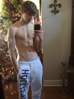 just-a-twink-again:  joelk1691:  Happy holidays everyone (:  my perfect teen twink &lt;3 