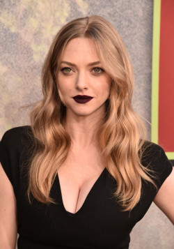 hotcelebspot: Amanda Seyfried – premiere of Showtime’s Twin Peaks in Los Angeles   See More Hot Celebs SimplyCelebs.com 