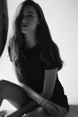 ariannesmartells:  Alycia Debnam Carey for Flaunt Magazine 2015 (x) 