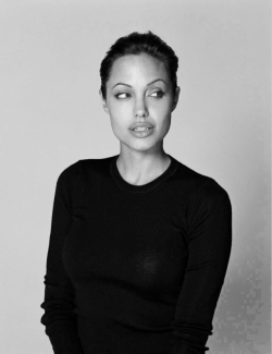 moan-my-name-louder:  angelinajoliearchive:  Angelina Jolie  I love her so much 