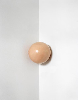 museumuesum:  Tom Friedman Untitled, 1990 Bubble gum, 12.7 cm diameter Approximately 1,500 pieces of chewed bubble gum molded into a sphere and displayed at head height in a corner, hanging by its own stickiness 