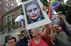 silversunpick-me-ups:  Umm… Is everyone clear on what’s going on in Russia with LGBTQ peoples. CAUSE YOU SHOULD BE. What’s going on is absolutely horrifically disgusting and it turns my stomach. Russia is home to people just like you and me except
