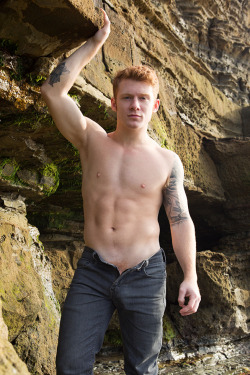 ksufraternitybrother:  HOT AND HUNG GINGER