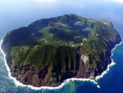 katooonline:  日本で一番人口の少ない村がある、ファンタジーのような島、青ヶ島 