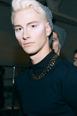 strangeforeignbeauty:  Benjamin Jarvis | Backstage at ODD Fall/Winter 2014 New York Fashion Week | Photographed by Eric White