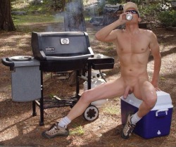 Love that, enjoying nude camping ⛺,  having a nice barbecue and cold beer 