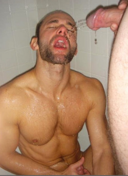 muskelimiehet2:  Ooooh… just see that masculine piss pig in his favourite action. He keeps his mouth wide open to catch every single drop of his mate’s warm and salty piss. That is their wild and private moment waited so badly. If this isn’t their