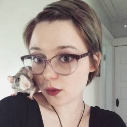 trans-witch-lexi:  radishwitchbabe:  More selfies with the rat babies  both you and the rat are so cute!!!