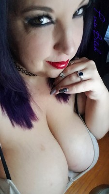 pixie-bitch75:  Rocking a lil Crimson Crome today… now to get dressed and run my errands!💜kisses,pixie💜  So fucking sexy