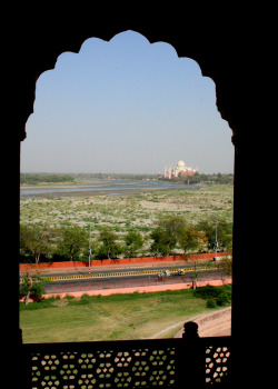 breathtakingdestinations:  Taj Mahal - Agra - India (by Saad Akhtar)
