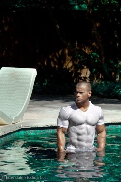 dominicanblackboy:  This short muscle hunk Damon Danilo wit his