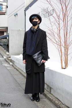 tokyo-fashion:  20-year-old Harajuku guy Jackie with blue streaked hair, a stretched ear, H&gt;FRACTAL ear cuff, bowler hat, maxi skirt &amp; clutch. Full Look