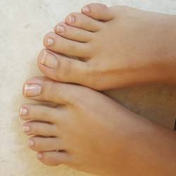 feeteverywhere:  @msbehavingg91 #footmodel #feetnation #prettyfeet #pedicure #lovefeet #nails #lovefeet #whitefeet #barefoot #pies #toes #prettytoes #feeteverywhere #pezinhos #perfectfeet #lovenails #prettynails #footlove #foot #feet #barefeet #pés #flipf