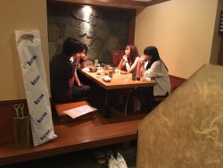 The seiyuu for the Shiganshina Trio - Kaji Yuuki (Eren), Ishikawa Yui (Mikasa), and Inoue Marina (Armin) - dine with Shingeki no Kyojin sound director Mima Masafumi!Voice recording for Shingeki no Kyojin season 2 is now in progress!