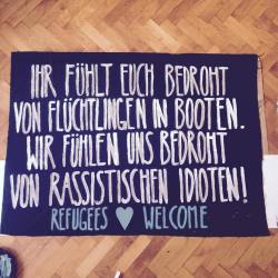 mehr-bass-mehr-revolution:  Meine #Kreativ Phase haltet anscheinend an :’) #antifa #refugeeswelcome #audiolith #Neonschwarz #zitat #refugees #herz #rassistischeidioten 