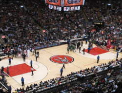 beyondthebuzzer:  Report: Toronto Raptors To Host 2016 All-Star Game  The Toronto Raptors will reportedly host the 2016 NBA All-Star game. According to the Toronto Sun:  View Post 