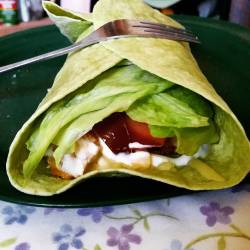 Sweet chilli chicken on a spinach wrap. #cleaneating #foodie #food #foodofinstagram #foodporn #foodieporn #instafoodie #instafood