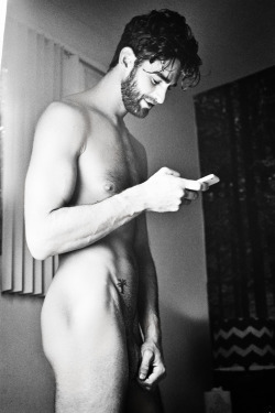 guyswithiphones-nude:  alekzmx:so so hot Chris Salvatore http://ift.tt/1bHkUpB