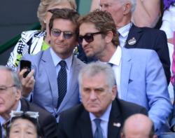 spmib:  allthesunthatshines:  Bradley Cooper and Gerard Butler in light blue suits taking a selfie at Wimbledon.  Ugh the 2 most perfect men hng 