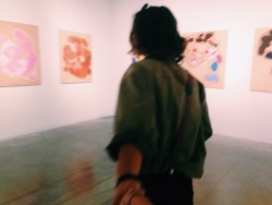 peachcrystals:  e-leutheromani-a:not-sure-how-to-be-cool:e-leutheromani-a:Is it rude to make out in a art gallery?NahGood, cos he’s the only masterpiece that should be pinned up on that wall   🌸