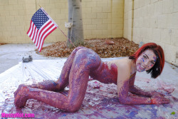 trinitymay33:I love getting together and making cakeporn with @messyhot because it lets me be a little silly with our shooting sometimes. Sploshing is so fun and we always have a great time working together. This shot is from our 4th of July Independence