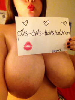 emchris44:  pills-chills-thrills:  Thanks @emchris44 for making me a fansign, making a PayPal, and having those delicious boobs. Xxx  You’re such a sweetheart! Thank you for being the first to request!!! You’re the best :*