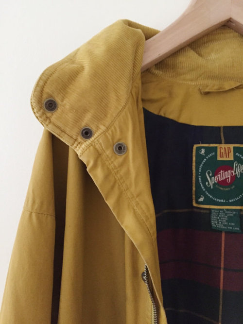 allsadnshit:  parsimoniaclothes:  vintage gap mustard yellow jacket with plaid lining  This is sick