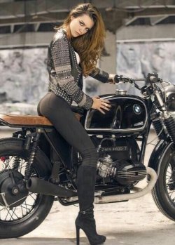 motorcycles-and-more:   BMW R100/7