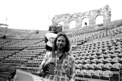 Eddie Vedder with Guitar - Verona, Italy - 2006