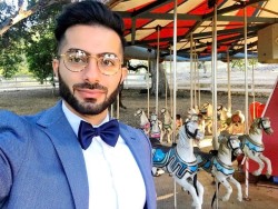 notanothergayguy:Vintage Carousel from the 1930’s?! #gothratched