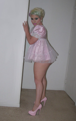 abbydothchortle:doin my Sissy Style OMGee soooooooo pink and sissy! 