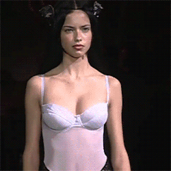 justscarlet:  unpoly:  adriana lima first victoria’s secret fashion show, 1999  she’s unbelievable  