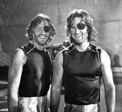 officialfist: humanoidhistory: Kurt Russell and stunt double Dick Warlock, left, on the set of Escape from New York.  DICK WARLOCK 