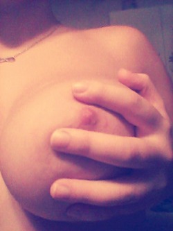 amorechemimanca:  Want my nipple piercing so bad
