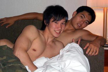 east-asia-guys:East Asian male bodies are so nice to put your arms around. Sometimes I’m so glad to be a homo. Kissing guys’ necks, lips, nipples. Ahhhhhh… Look at those nice nipples!NICE NICE NICENICE NICE NICENICE NICE NICENICE NICE click » East
